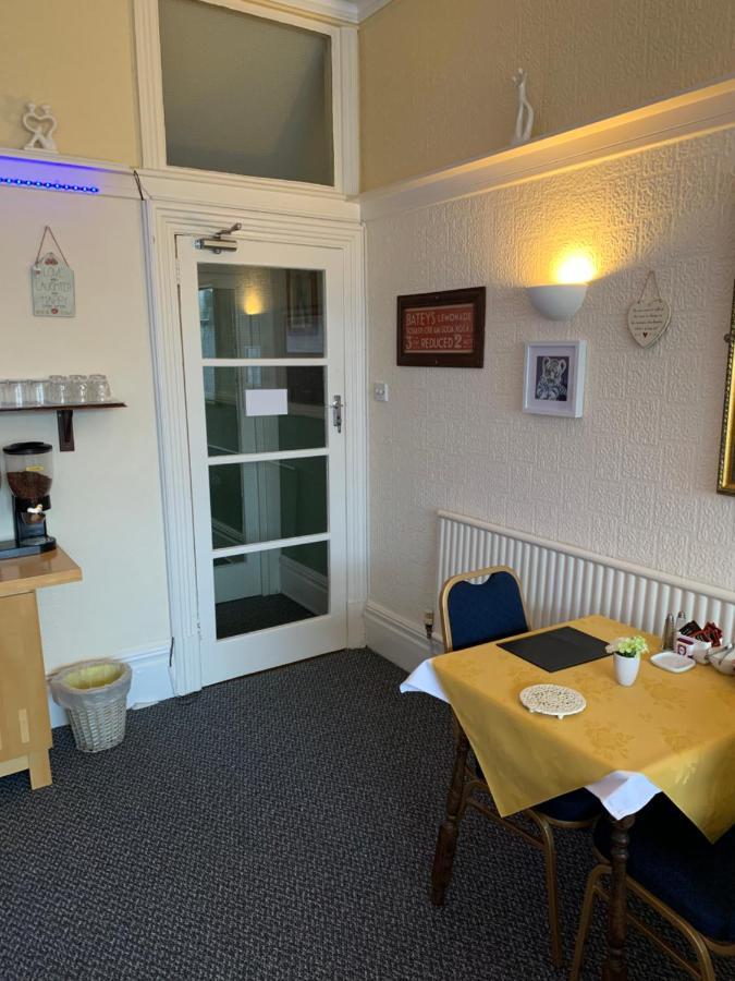 Hotel The Croydon Blackpool Esterno foto